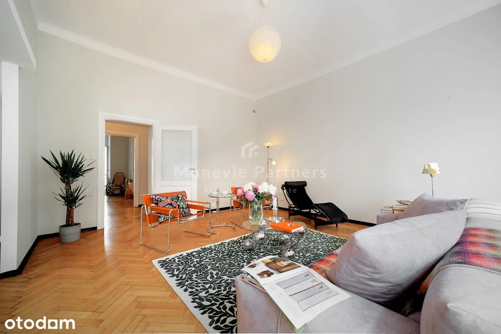 Duży elegancki apartament w odnowionej kamienicy 