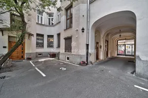 Duży elegancki apartament w odnowionej kamienicy 