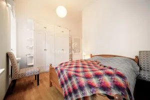 Duży elegancki apartament w odnowionej kamienicy 