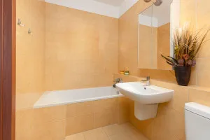 2 pokoje, Osiedle Saska, balkon i garaż 