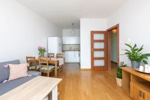 2 pokoje, Osiedle Saska, balkon i garaż 