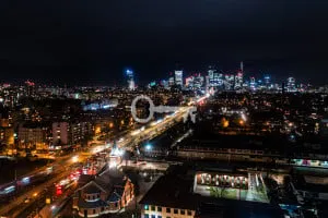 Widok Na Skyline Warszawy | Przeszklony Balkon