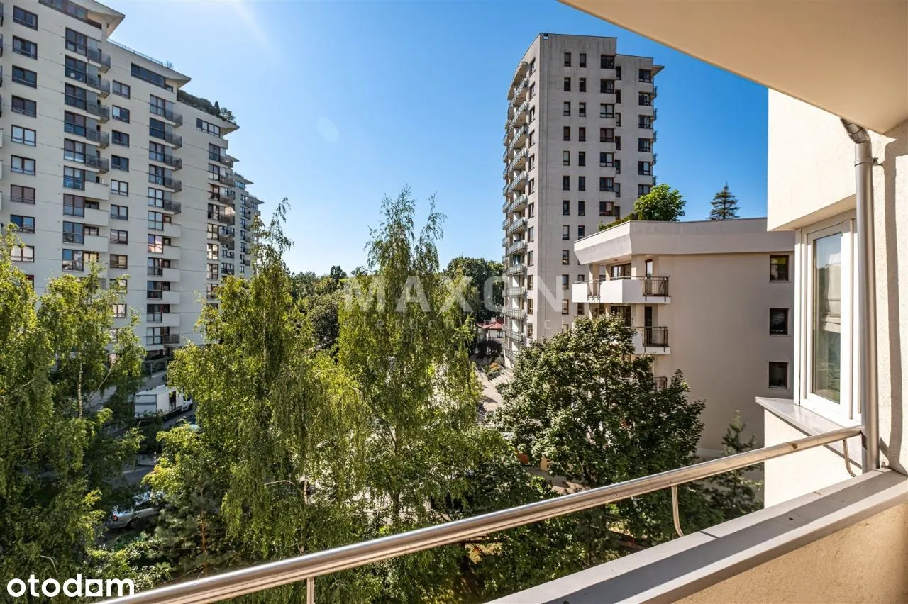 Przestronny apartament z komórką i garażem 