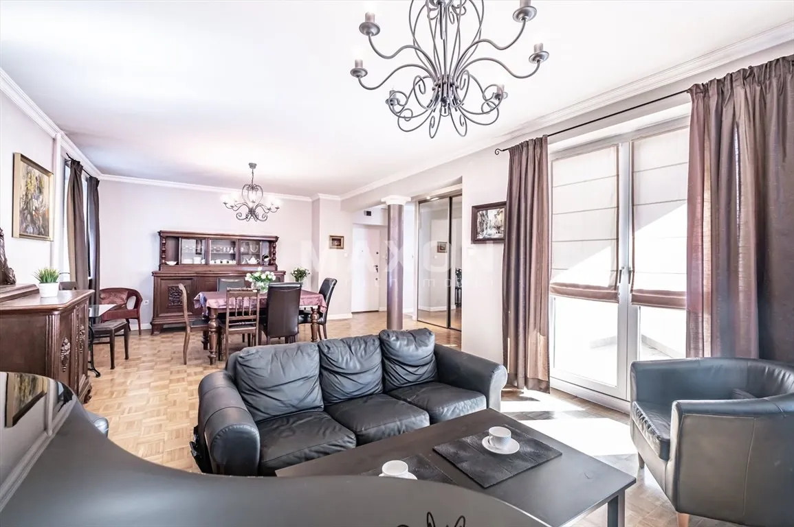 Przestronny apartament z komórką i garażem 