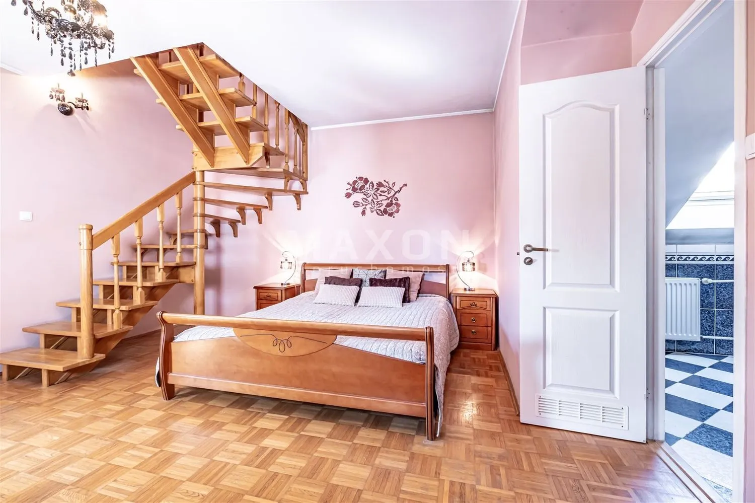 Przestronny apartament z komórką i garażem 