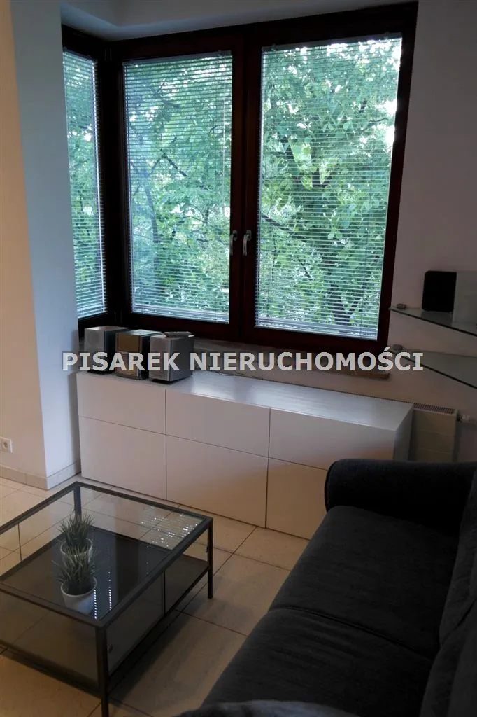 Nowe Miasto, garaż, apartamentowiec 