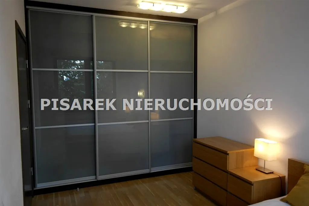 Nowe Miasto, garaż, apartamentowiec 