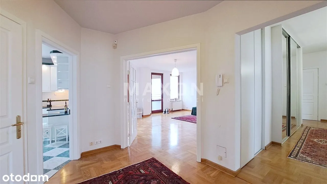 Apartament pięciopokojowy na bliskiej Woli.