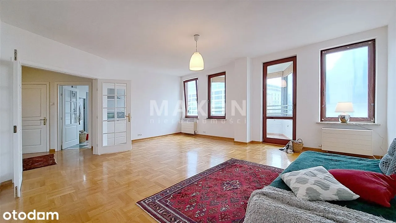 Apartament pięciopokojowy na bliskiej Woli.