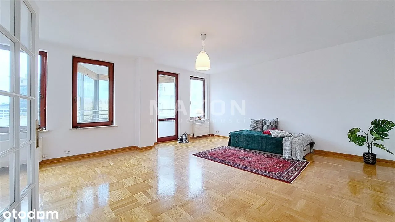 Apartament pięciopokojowy na bliskiej Woli.