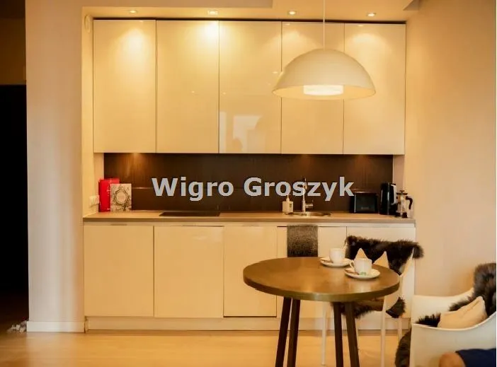 Wynajmę mieszkanie dwupokojowe: Warszawa Wola, Wola , ulica Grzybowska, 38 m2, 4750 PLN, 2 pokoje - Domiporta.pl