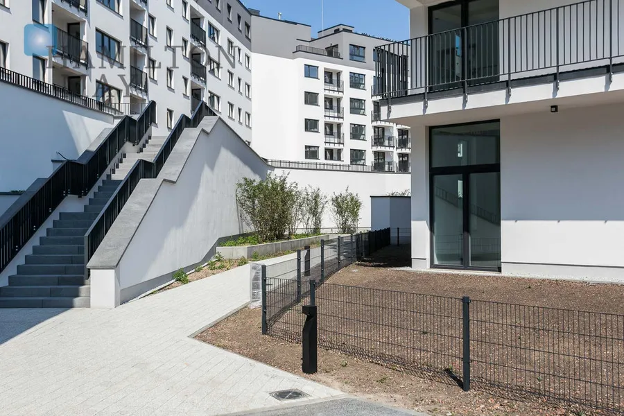 Apartament z ogródkiem na Woli [NA WYŁĄCZNOŚĆ] 