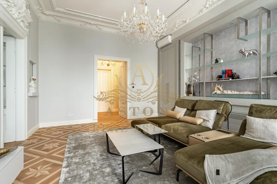 Wyjątkowy nowy apartament w kamienicy Foksal 13/15 