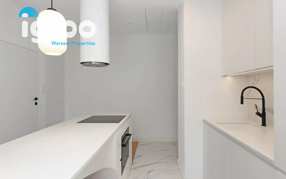 Jasny dwupokojowy apartament z balkonem na Powiślu