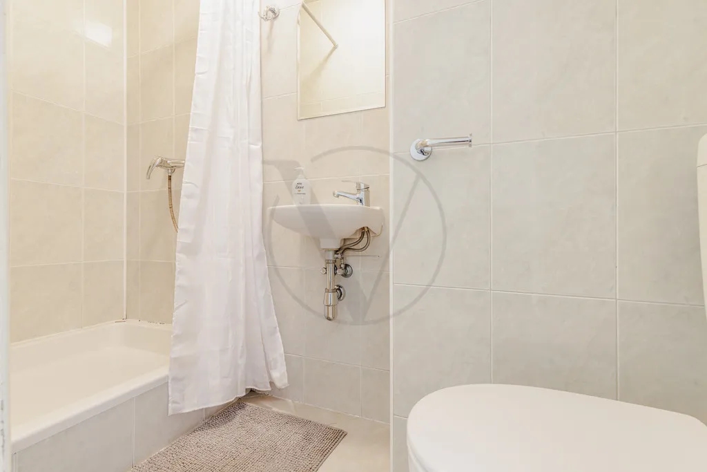 Duży Apartament w Pięknej Kamiennicy przy Sejmie 