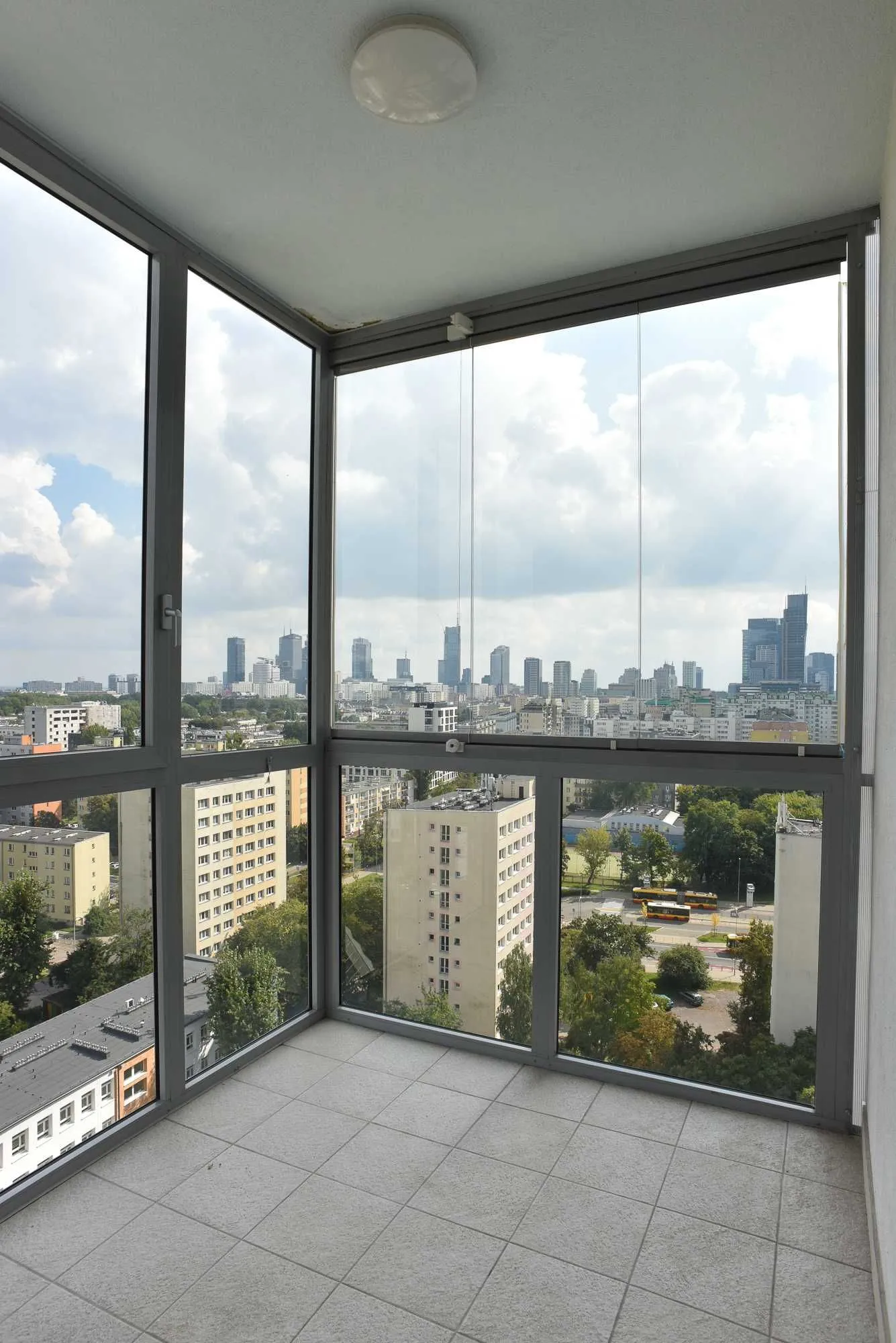 Warszawa Wola, ul. Okopowa Mieszkanie - 3 pokoje - 72 m2 - 15 piętro