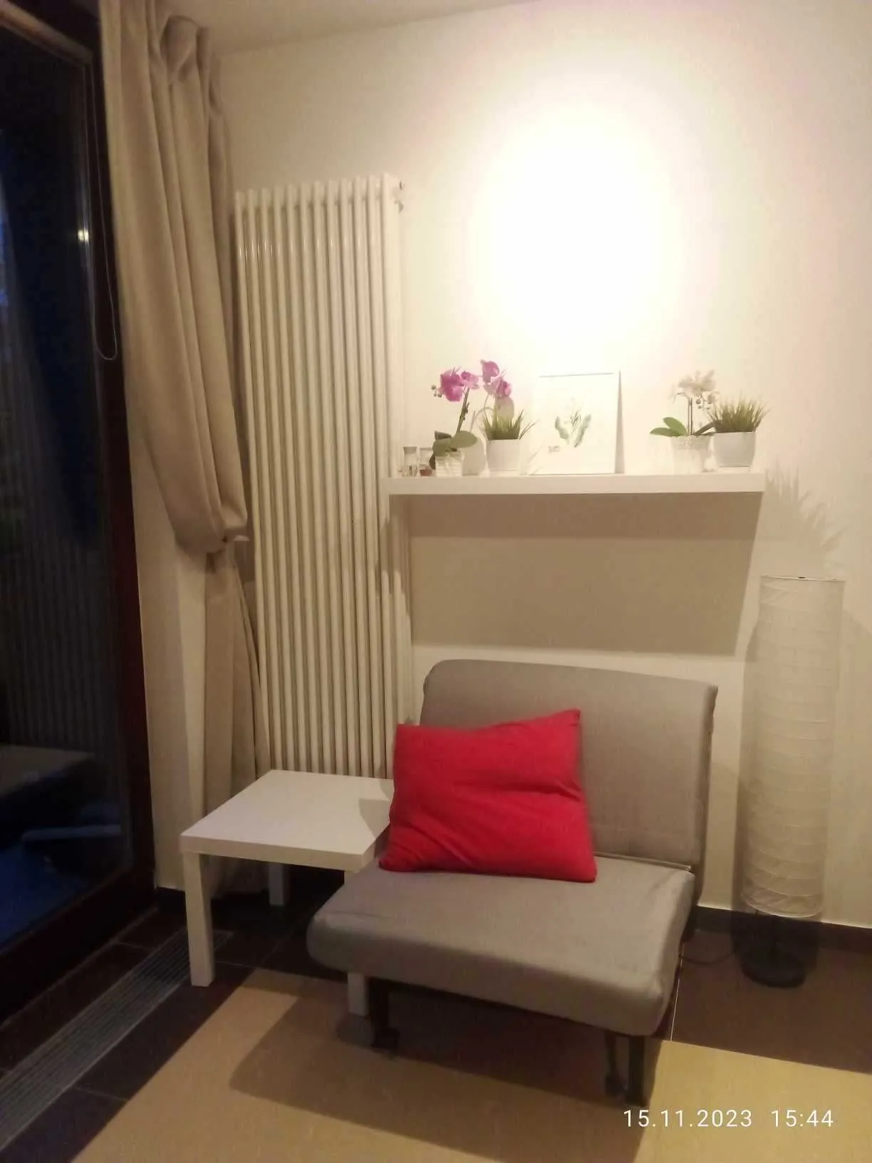 Lokal z balkonem  apartamentowcu