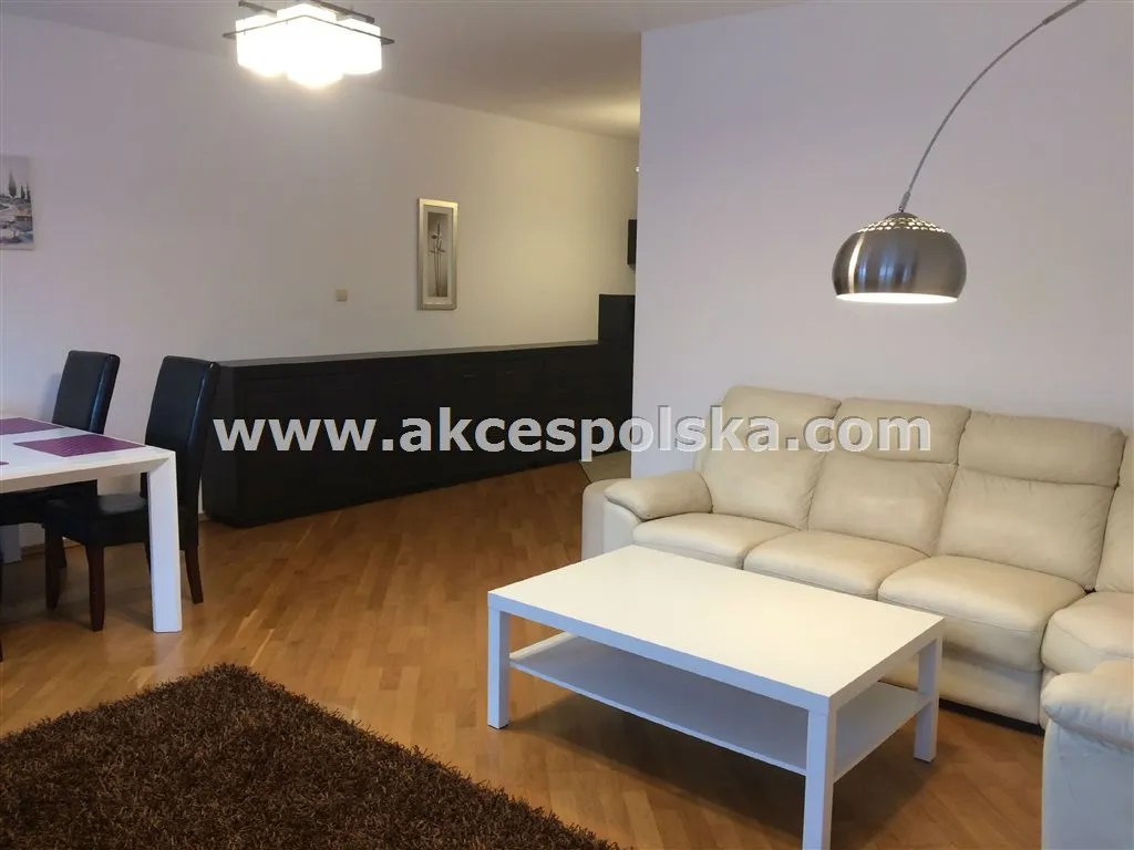 Apartament, Aleja Komisji Edukacji Narodowej