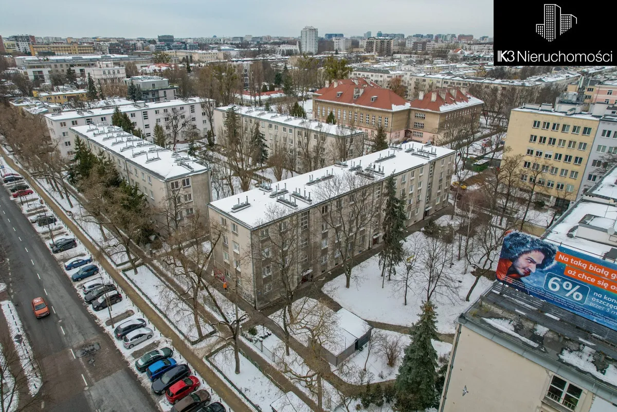 Stary Mokotów, metro, zieleń, kameralny budynek 