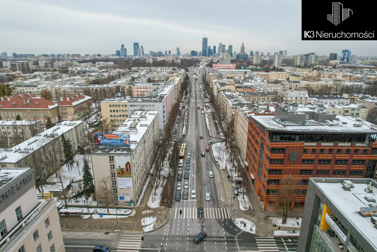 Stary Mokotów, metro, zieleń, kameralny budynek 