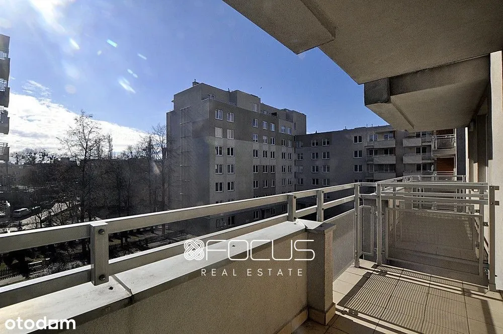 4 pokojowy apartament na Woli