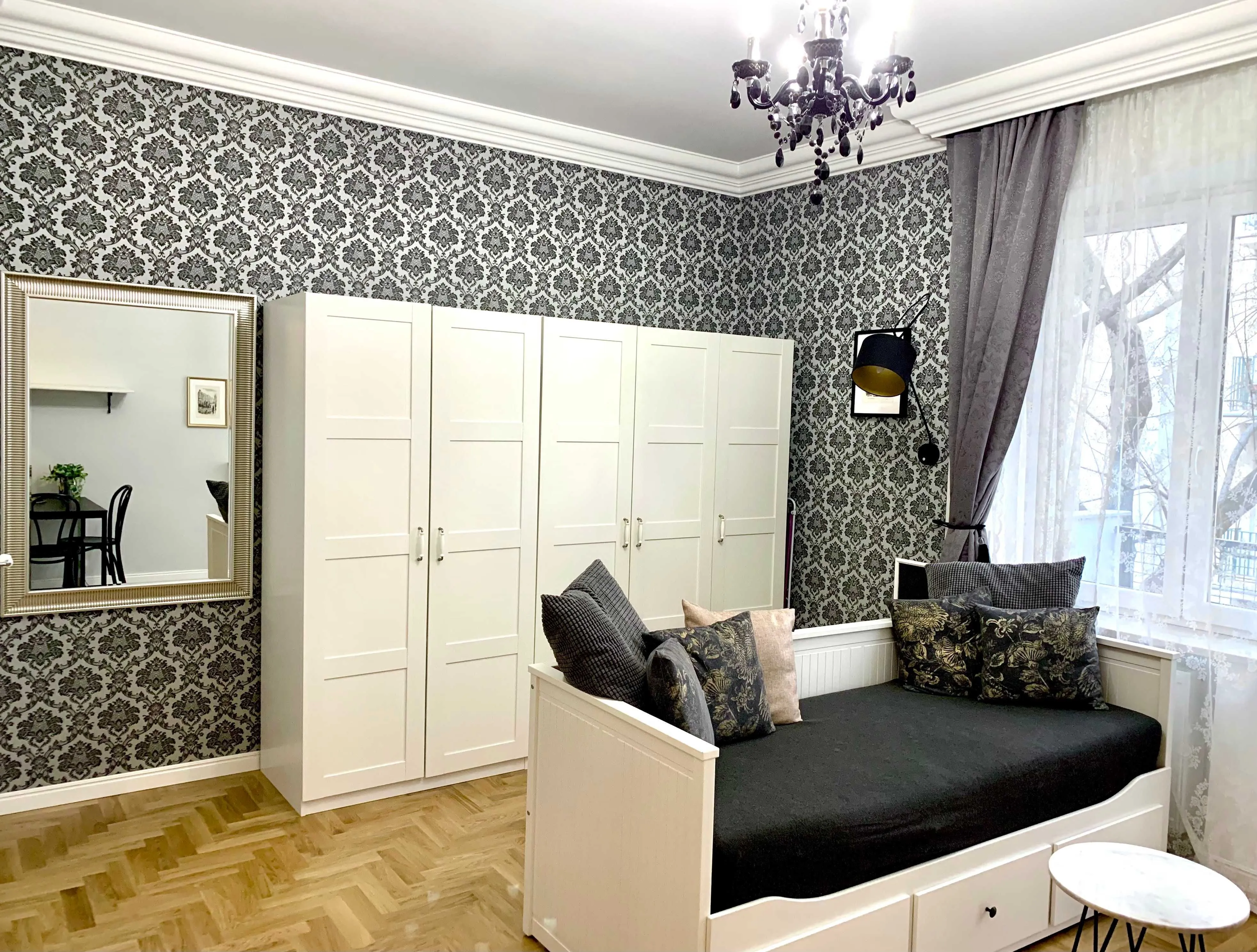 Klimatyczne studio w sercu Powisla /Piwnica/ Bezposrednio/ Od zaraz