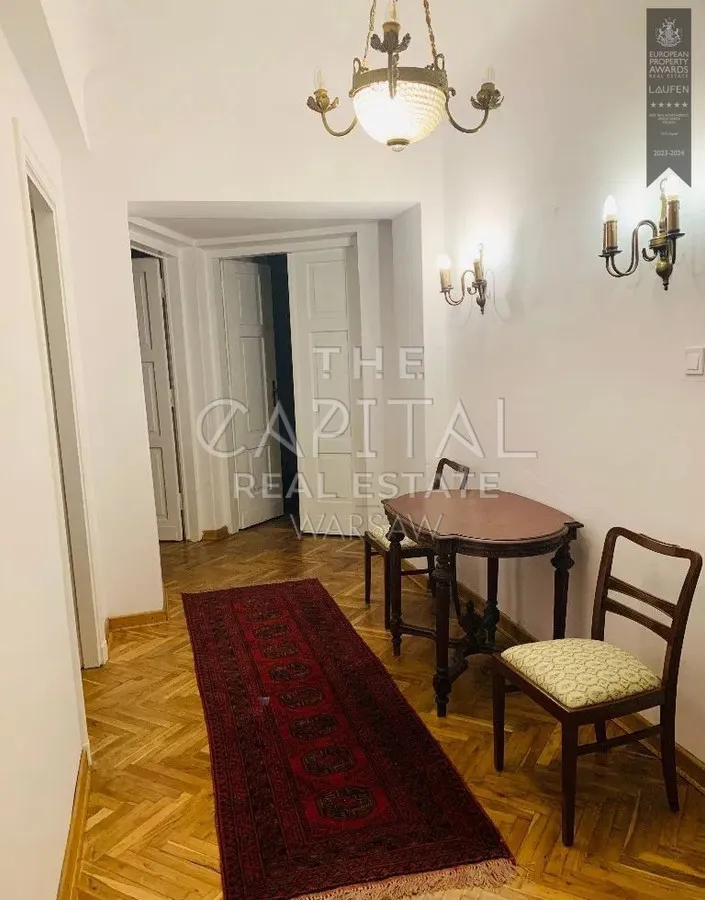 Apartament 4 pokoje w kamienicy na Powiślu 