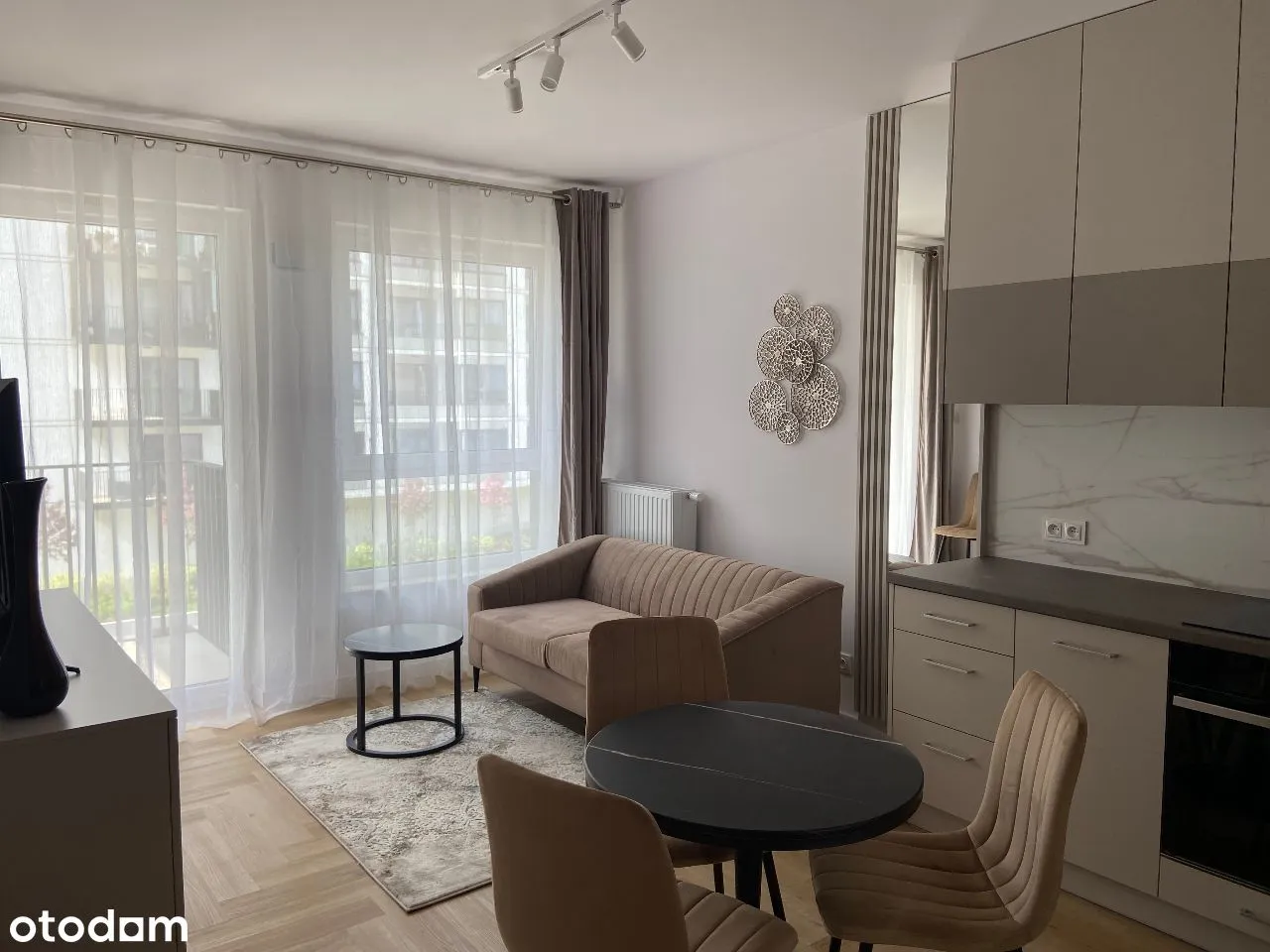 New beautiful 2room apartment with garage Directly