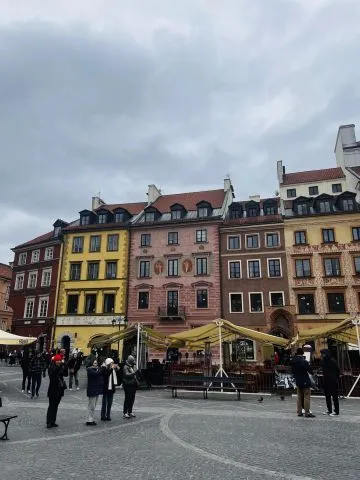 Warszawa Śródmieście, rynek Starego Miasta Mieszkanie - 3 pokoje - 89 m2 - 2 piętro