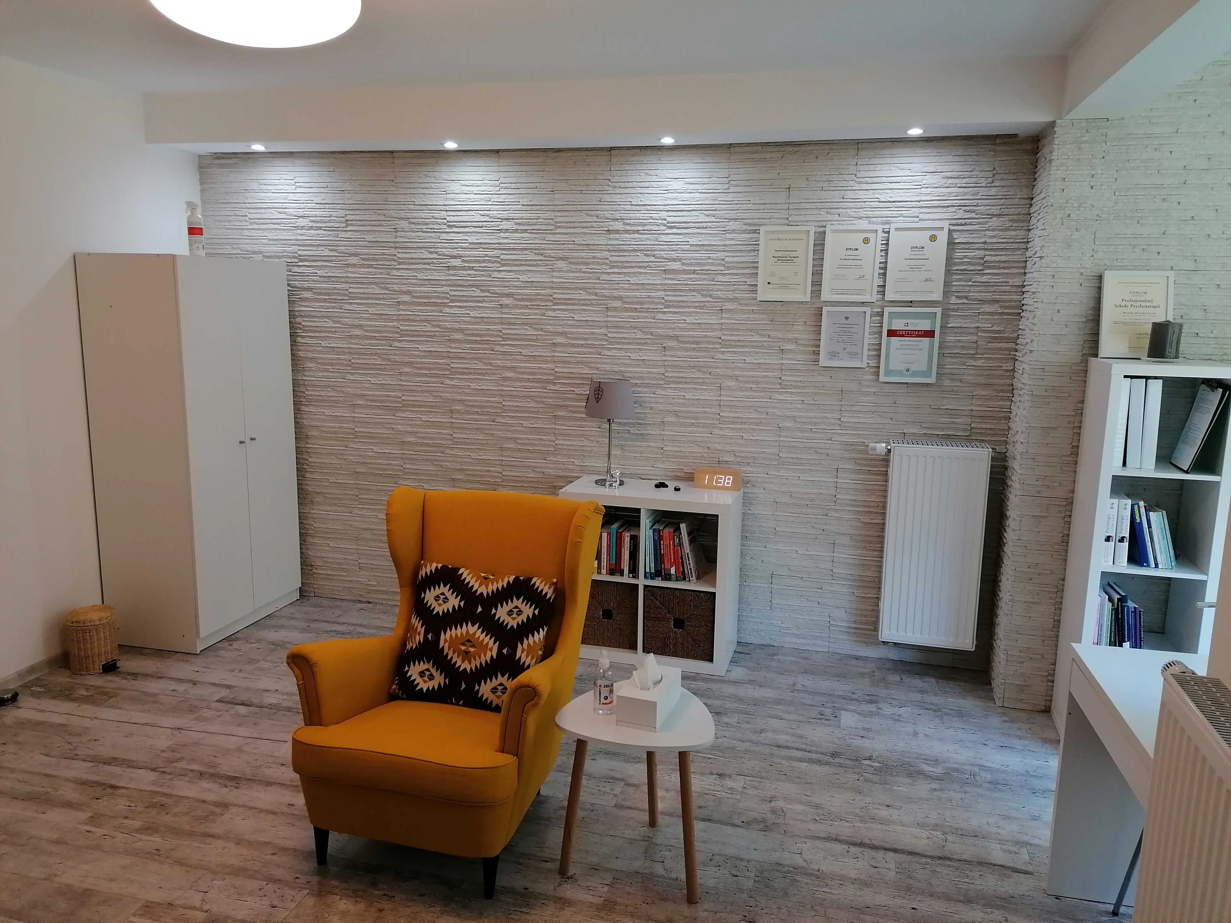 Sprzedam mieszkanie 2 pokoje z dużym ogródkiem w apartamentowcu Wawer-Anin 