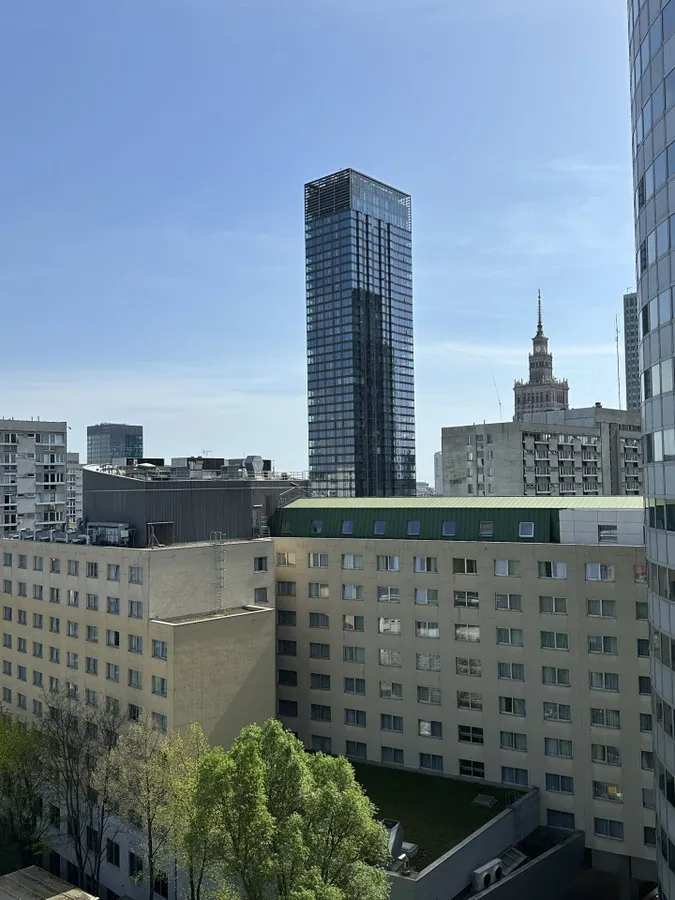 Apartament w centrum Warszawy z widokiem na Pałac Kultury i Nauki 