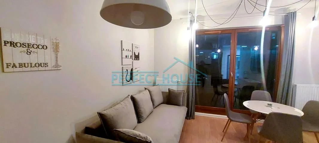 Apartament z ogródkiem/ rondo Daszyńskiego 