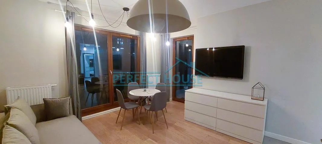 Apartament z ogródkiem/ rondo Daszyńskiego 