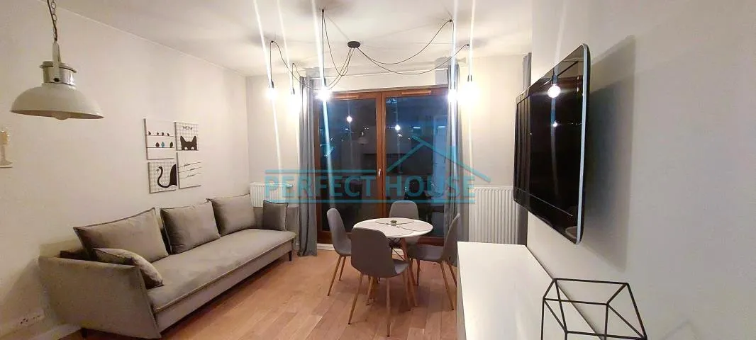 Apartament z ogródkiem/ rondo Daszyńskiego 
