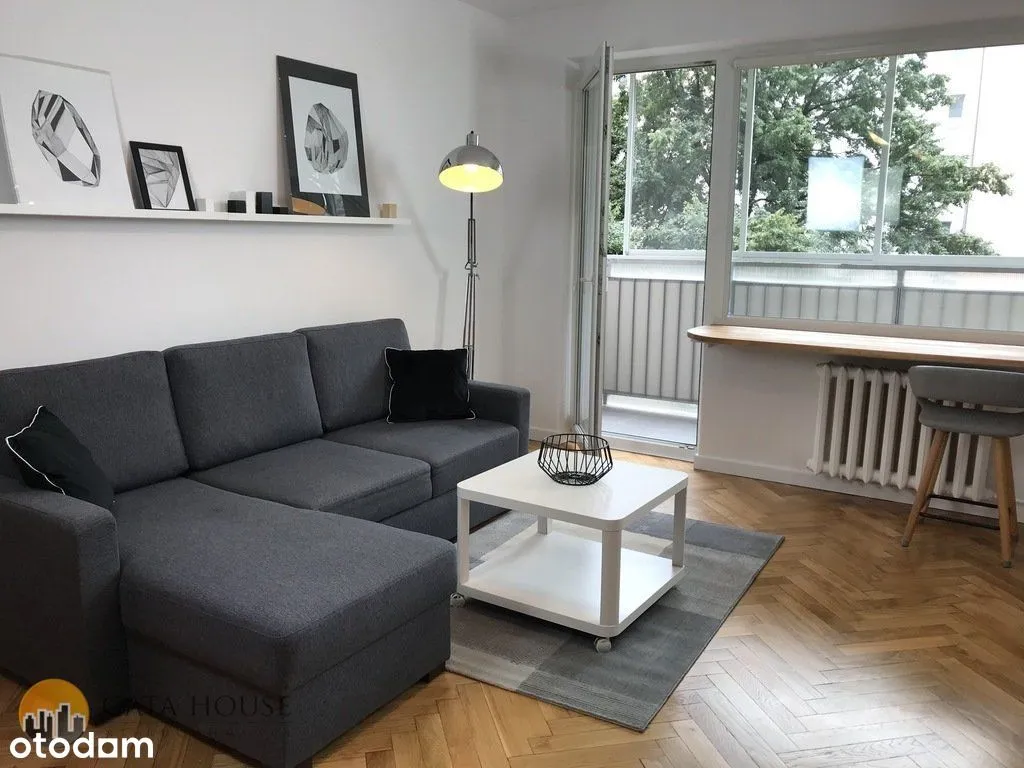 26 m2, 1 pokój, kuchnia z oknem, loggia 6m2