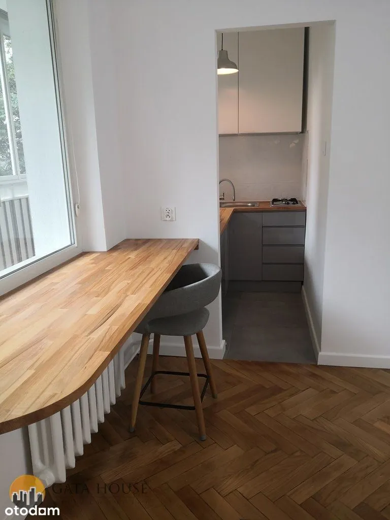 26 m2, 1 pokój, kuchnia z oknem, loggia 6m2