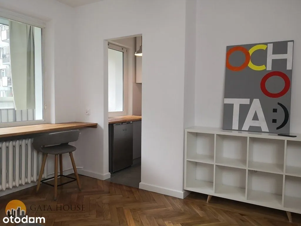 26 m2, 1 pokój, kuchnia z oknem, loggia 6m2