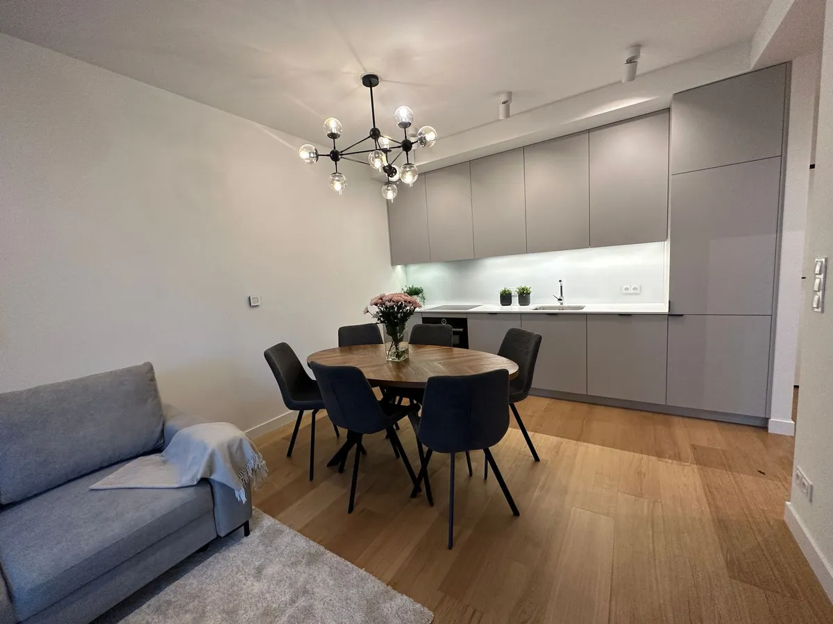 Elegancki apartament w centrum 4 pokoje + garaż 