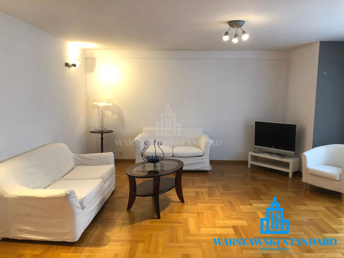 Wygodny apartament na Woli - 4 pokoje, miejsce postojowe, taras, balkon 