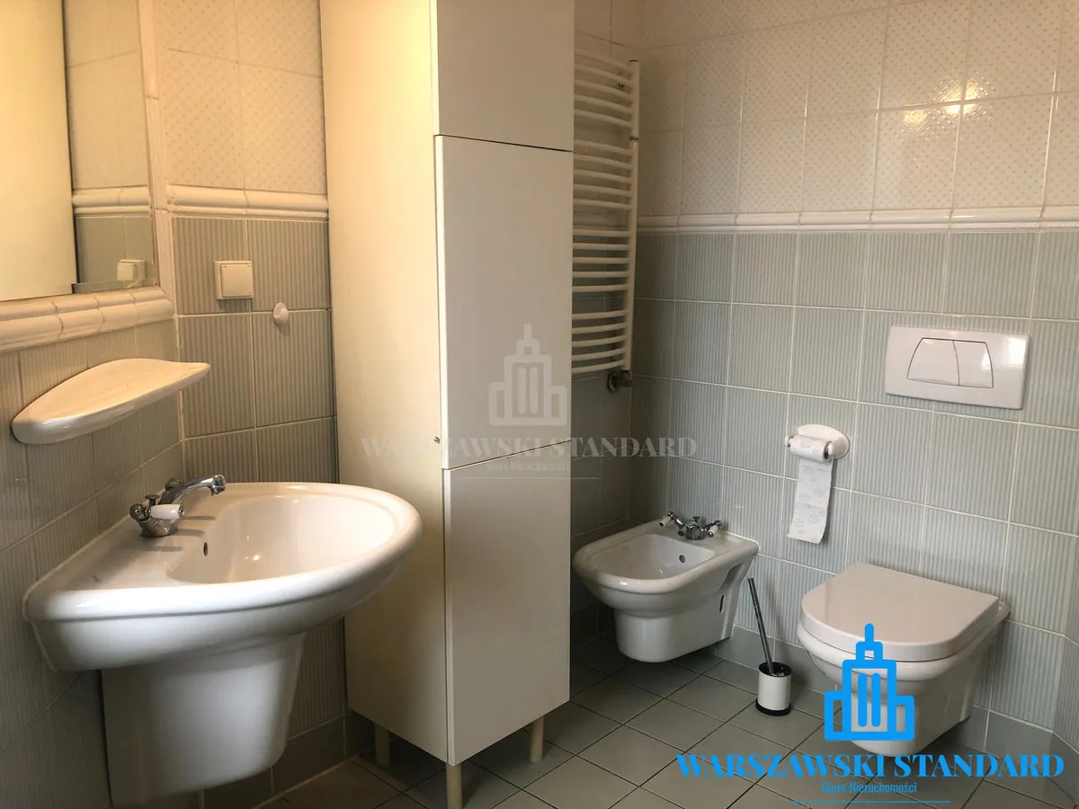 Wygodny apartament na Woli - 4 pokoje, miejsce postojowe, taras, balkon 