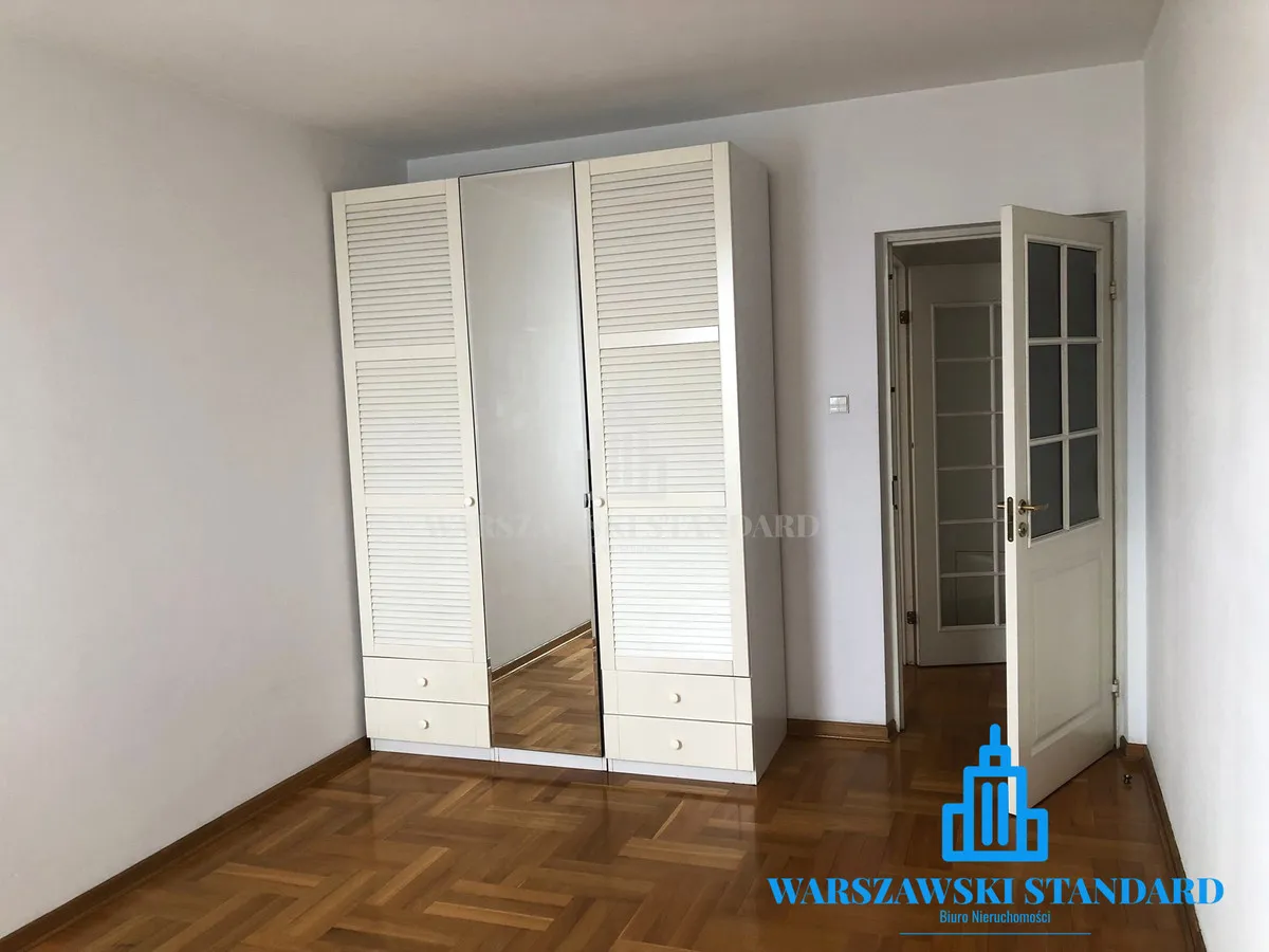 Wygodny apartament na Woli - 4 pokoje, miejsce postojowe, taras, balkon 