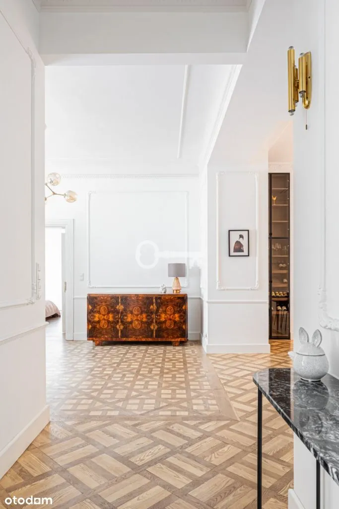 Centre | High Standard | High Ceilings