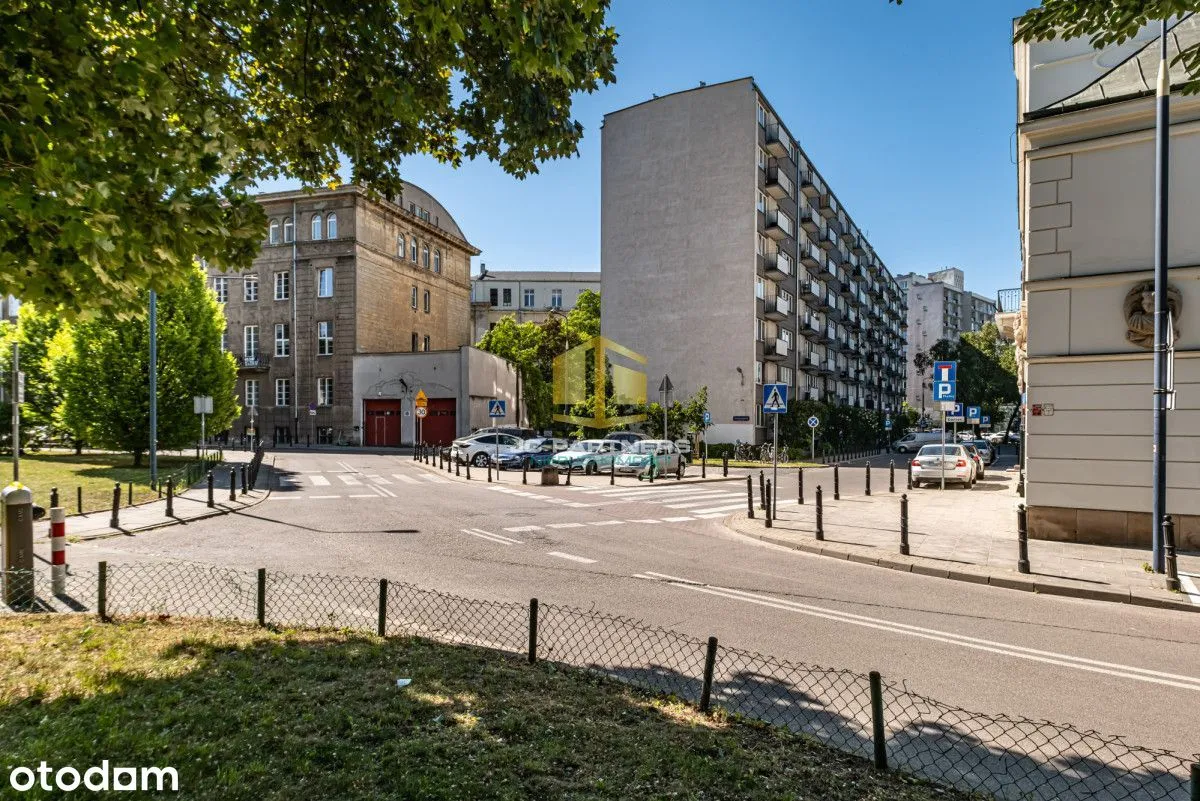 Unikatowy widok ; Metro ; Parking 