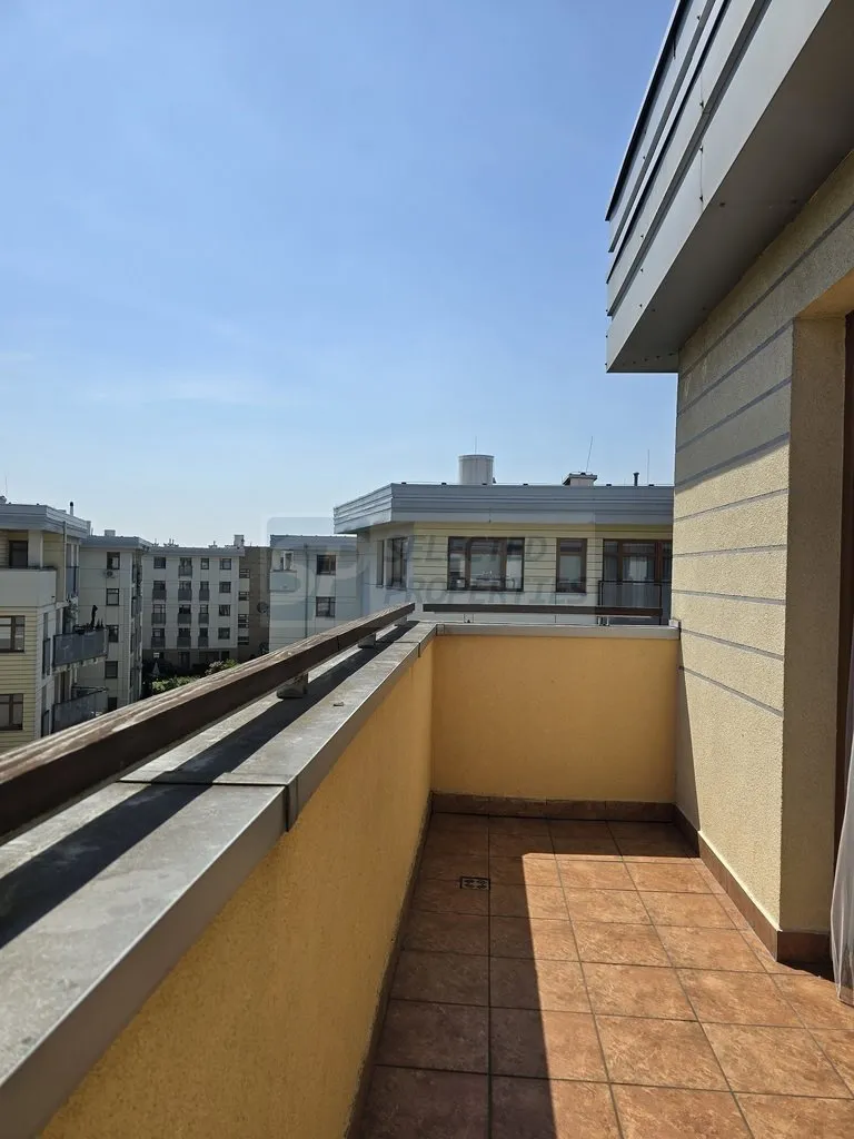 Penthouse z tarasem i dwoma balkonami, Ac