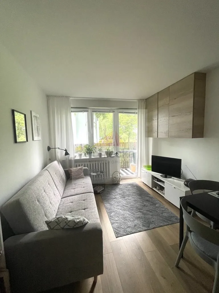 Przytulna_Ładnie Wykończona Kawalerka_Balkon!