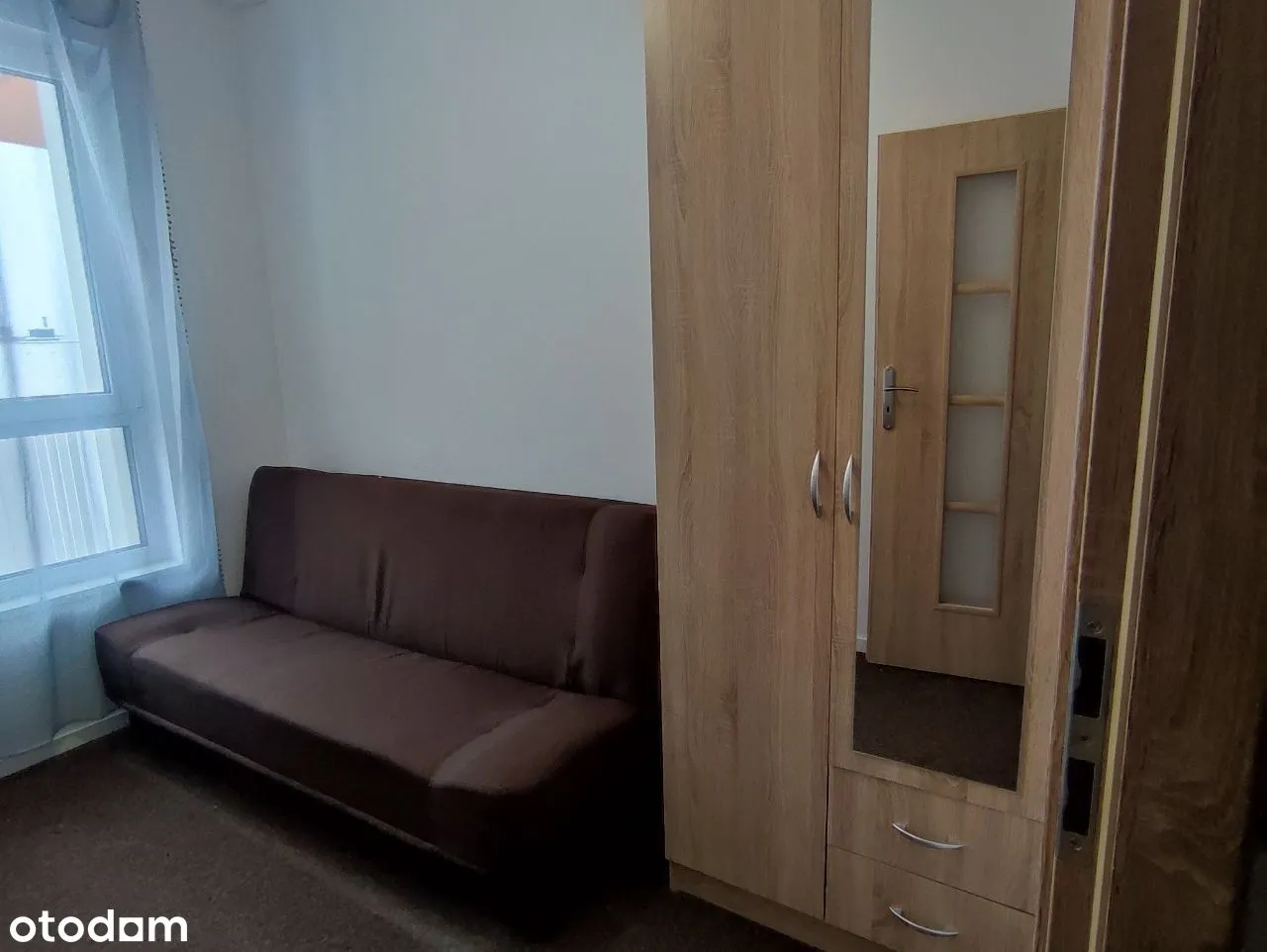 Apartamentowiec dwie sypialnie, garaż. Rez.Pan.M