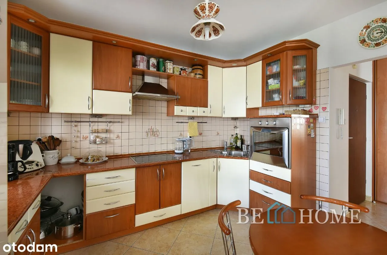 APARTAMENT 133m2, 5 pokoi, 3 garaże 150m do METRA