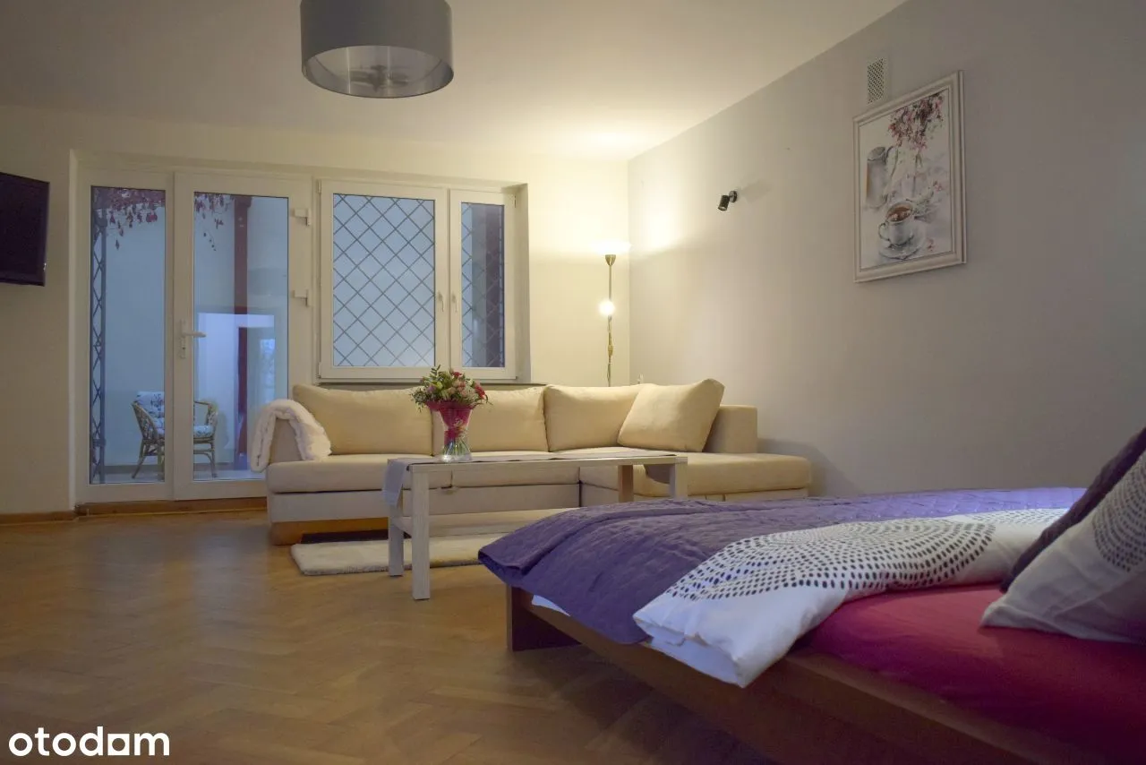 Bezpośrednio hostel (2 domy) 17 pokoi przy Metrze Marymont!