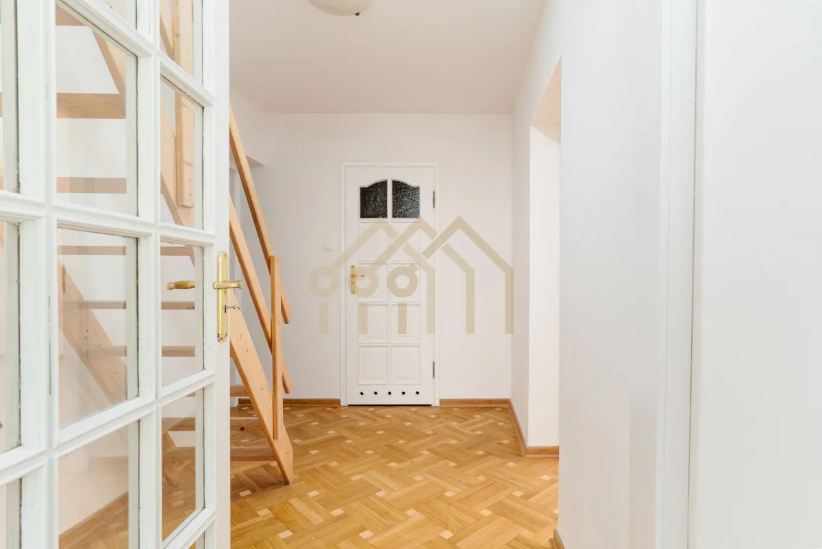 Elegancki apartament z ogrodem na Mokotowie 