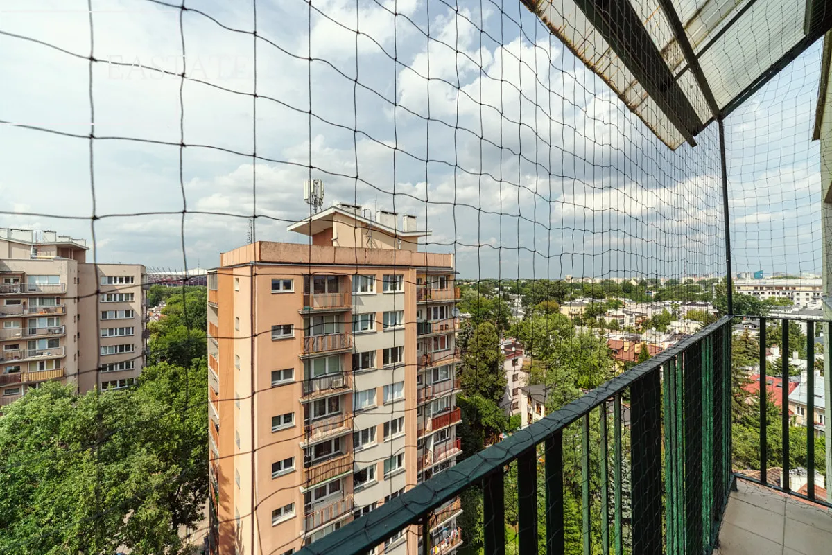 Parking, balkon, 3 niezależne pokoje, piwnica 